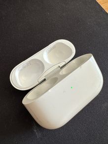 AirPods Pro (1st Gen) charging case only (no earbuds)