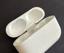 AirPods Pro (1st Gen) charging case only (no earbuds)