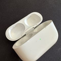 AirPods Pro (1st Gen) charging case only (no earbuds)