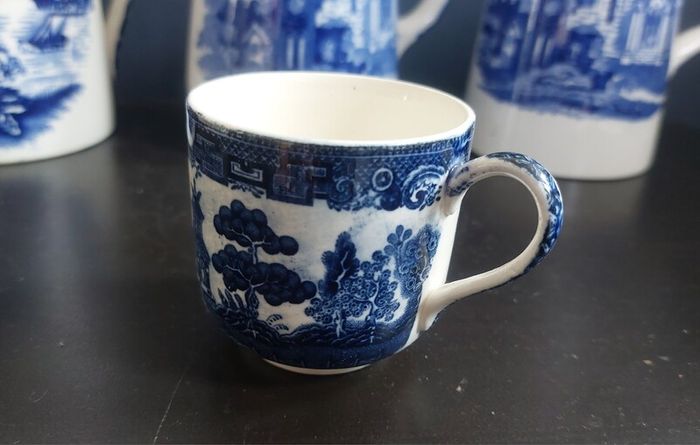 Beautiful Antique Blue and White Willow Pattern Small Coffee Can Cup, English Made, Unknown Maker