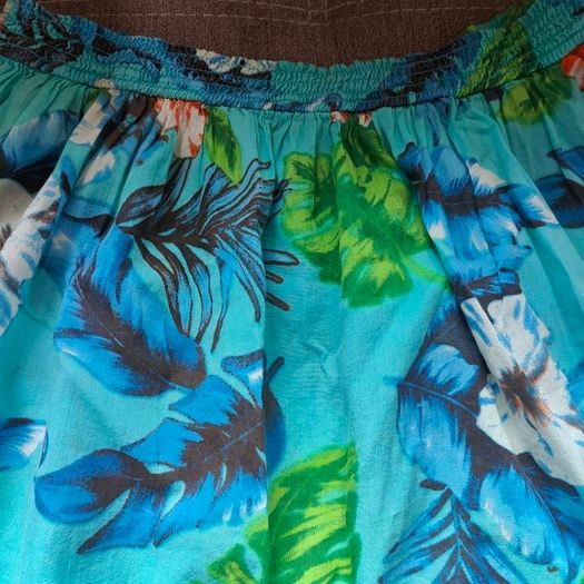 Mini summer skirt with pockets, size 10