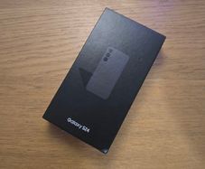 Samsung S24 Box