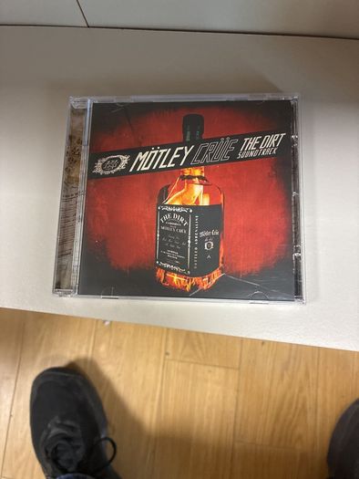 Motley Crue - The Dirt