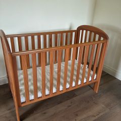 Childs / Baby Cot