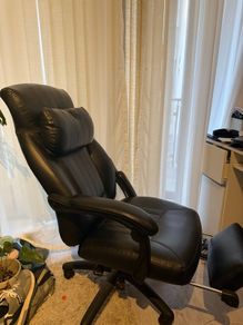 office chair with one arm broken
