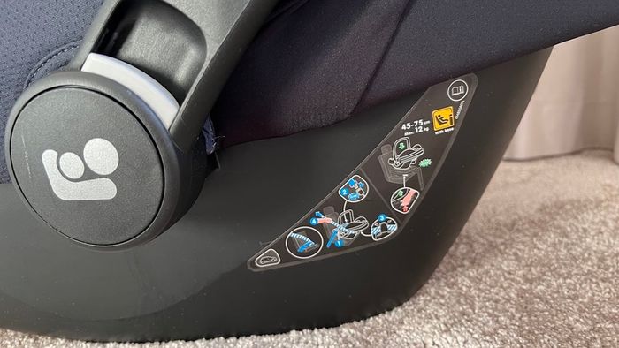 Like-New Maxi-Cosi TINCA Car Seat in Black & Grey & universal ISOFIX Maxi-Cosi FamilyFix2 for Preemie, Newborn, Baby, Toddler - 2 Piece Bundle