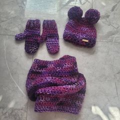 Handmade set hat, scarf, gloves