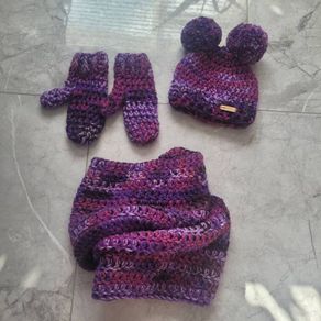 Handmade set hat, scarf, gloves