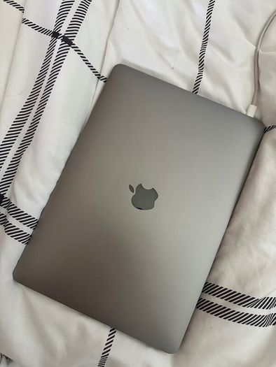 MacBook Pro 13" (2017)  256GB SSD barely used