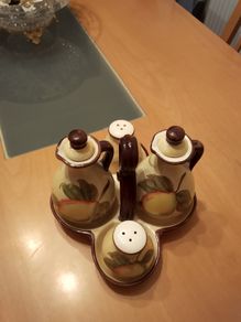 Salt Pepper Vinegar & Olive Oil Set