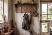This is a very nice carved oak old coat rack