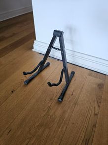 Guitar stand