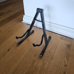 Guitar stand