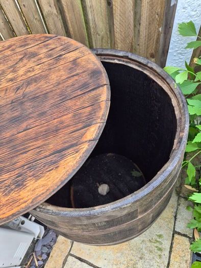 Rustic wooden water storage barrel 200L