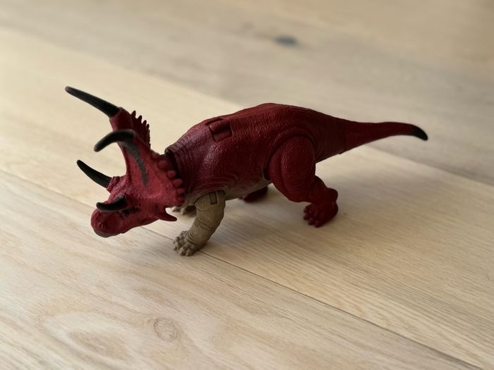Mattel Jurassic World Diabloceratops Fierce Roar with Sound and Attack
