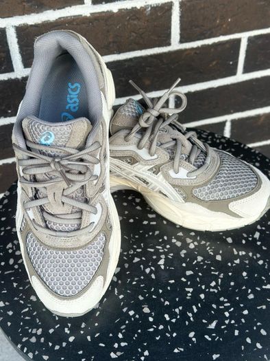 ASICS GEL-NYC trainers worn once,like new