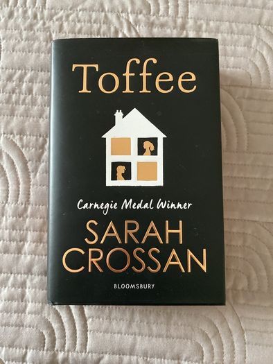 Book: Sarah Crossan: Toffee