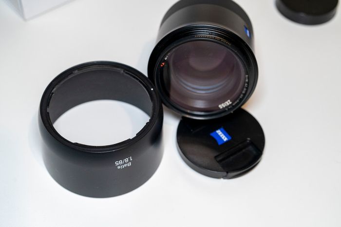 ZEISS Batis 1.8/85 Full-frame Sony E-mount with B+W F Pro UV Filter