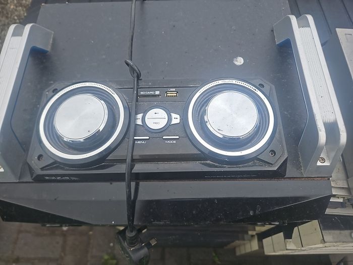 speakers