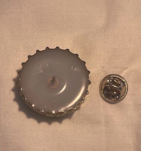 guiness bottle cap pin badge