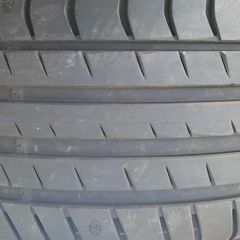 235,35,19 tyre in perfect condition, correct load rating for most golf , audi, vag, bmw