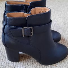 Vionic Black Ankle Boots size 5