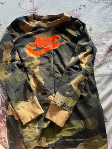 Nike top