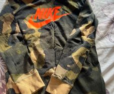Nike top