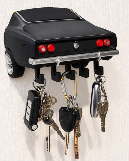 Classic Car Wall-Mounted Key Holder with Storage