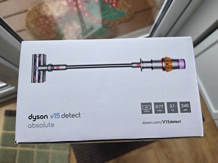 Dyson v15 absolute