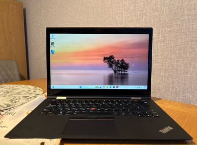 ThinkPad X1 Yoga gen2 i7, 8gb, 256gb ssd , touchscreen , pen ,