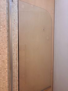 bathroom glass screen