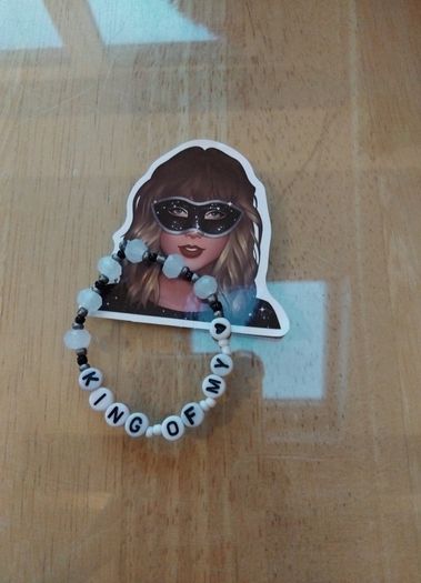 'King of my Heart' Taylor Swift Friendship Bracelet