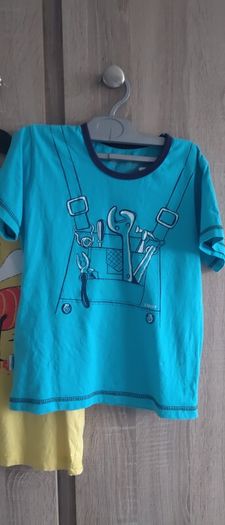 Cotton t shirt 5/6 years old 6 euro each