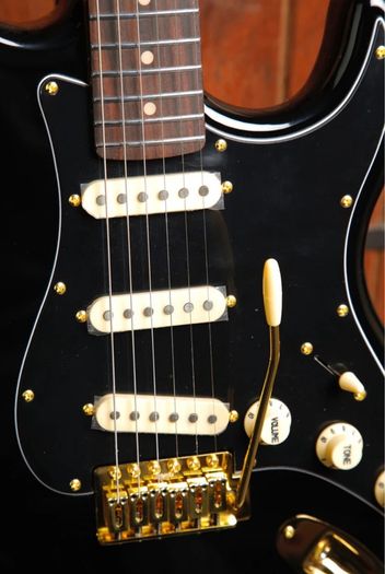 Jet Guitars JS-380 BKG Roasted Maple and Rosewood with Gold Hardware - Black