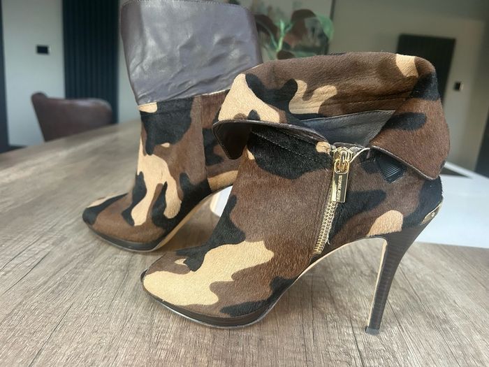 womans shoe