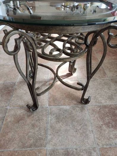 small glass top table like new.