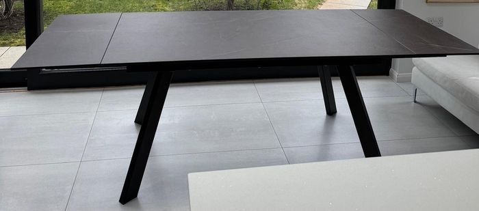 Calligaris Ponente extendable table.