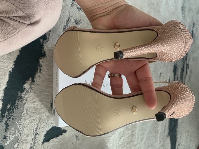 high heels sandals