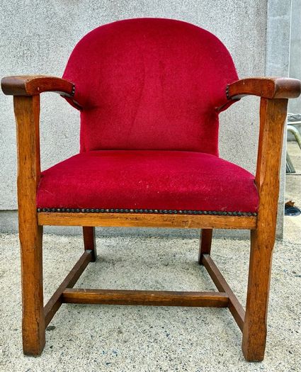 Vintage oak Arts and Crafts tub/ desk chair