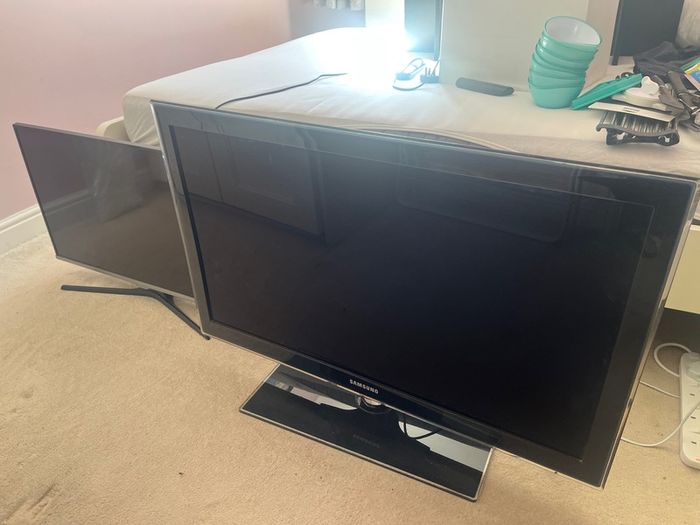 2x Samsung Full HD TVs Working Condition