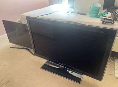 2x Samsung Full HD TVs Working Condition