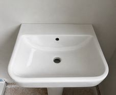 Ideal Standard Bathroom Basin and pedestal / no tap