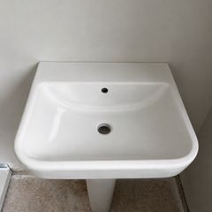Ideal Standard Bathroom Basin and pedestal / no tap