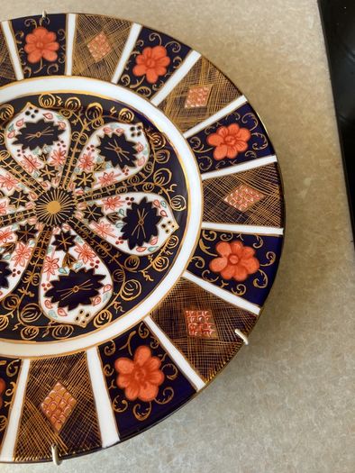 1128 a"Old Imari" pattern 11" Wall plate