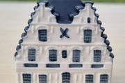 Collectible ceramic miniature of Dutch house no. 87 by KLM