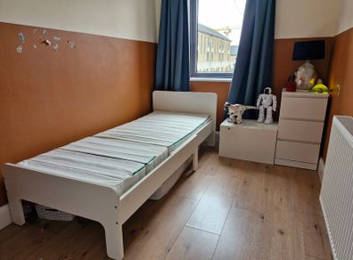 Extendable single bed