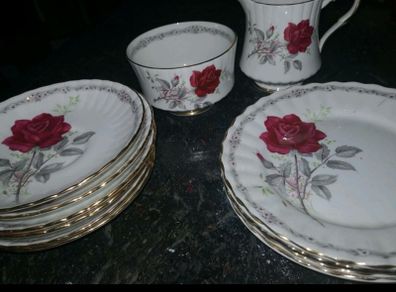 Royal Stafford Roses to Remember 12