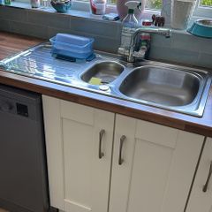 Kitchen sink & Taps