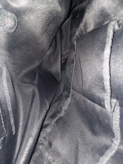 Debenhams genuine black leather handbag in very good condition see last three photos for exact measurements and condition etc FREE TRACKED POSTAGE INCLUDED